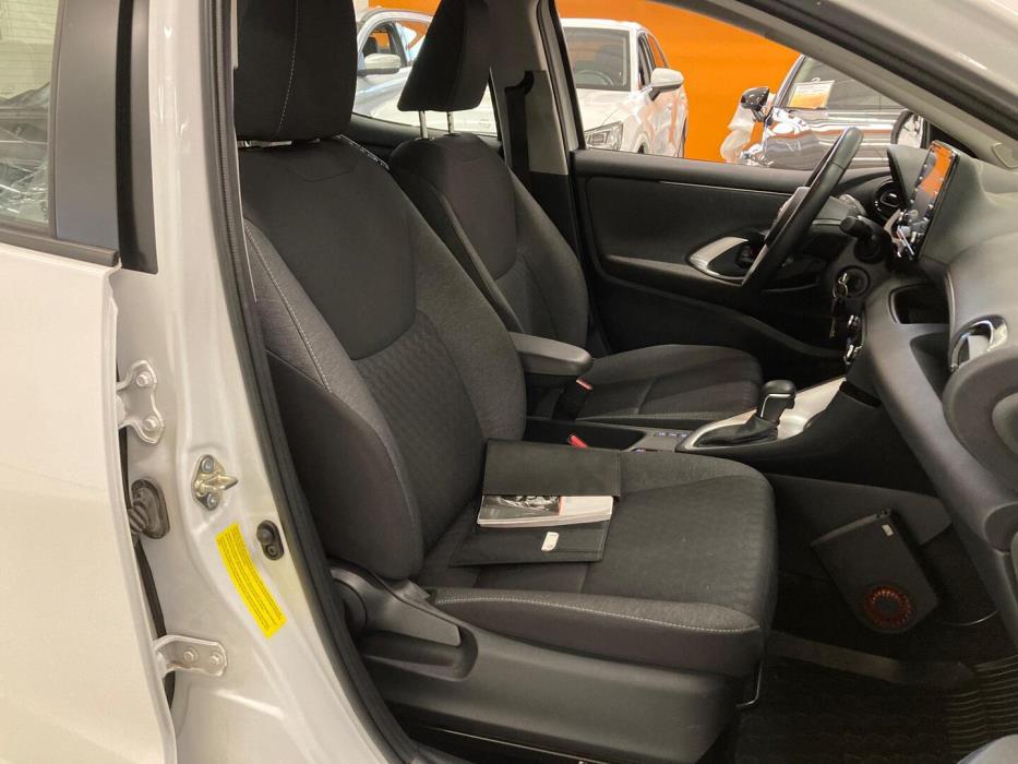 TOYOTA Yaris 2021