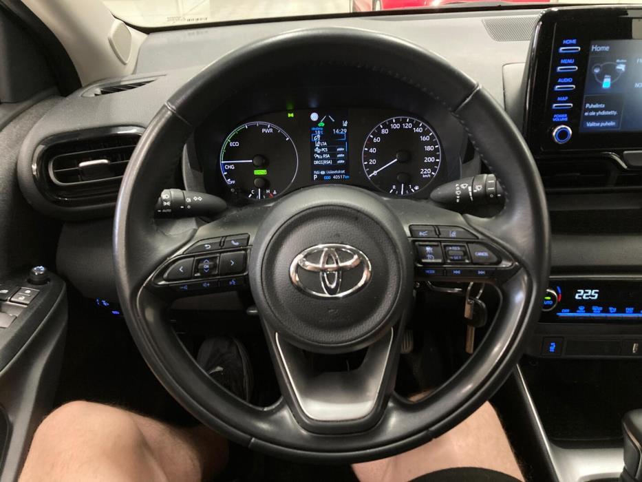 TOYOTA Yaris 2021