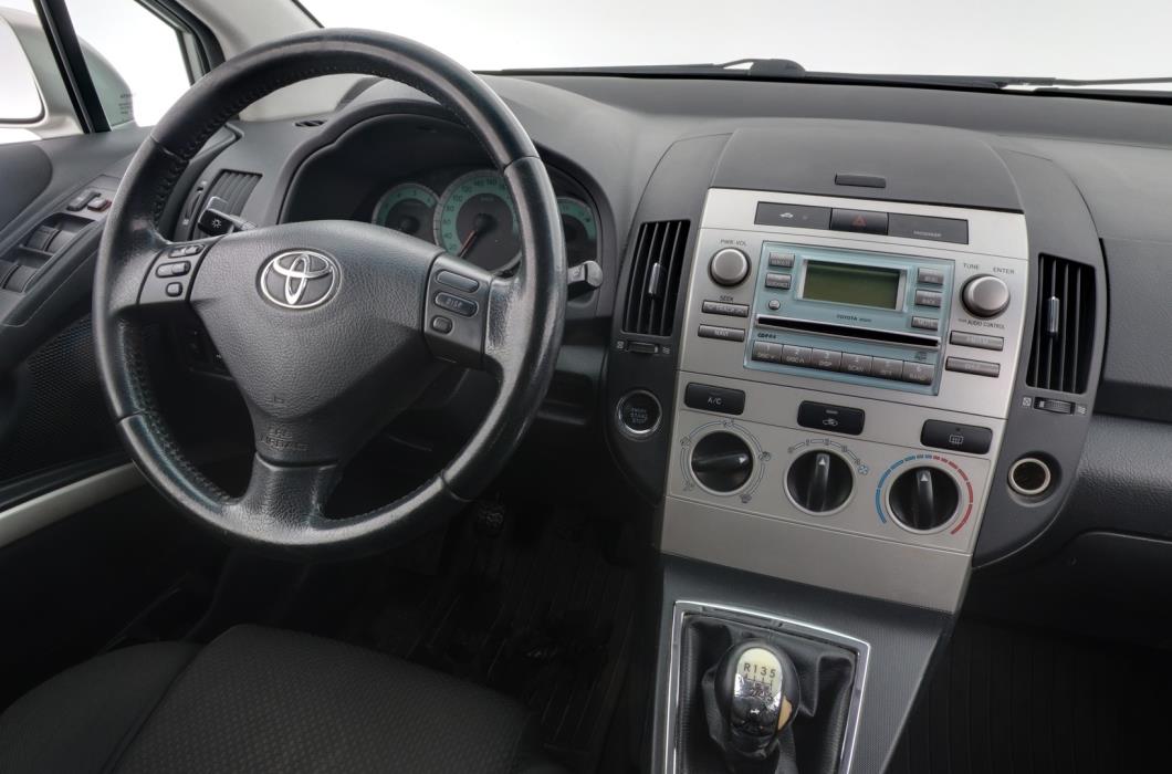 TOYOTA Corolla Verso 2006