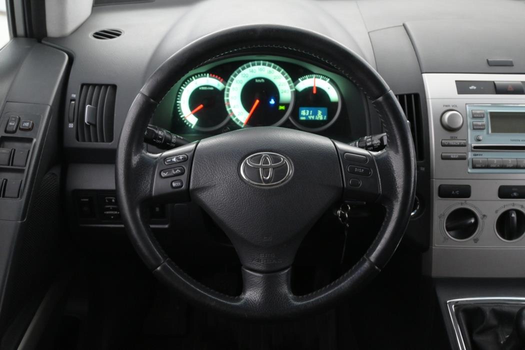 TOYOTA Corolla Verso 2006