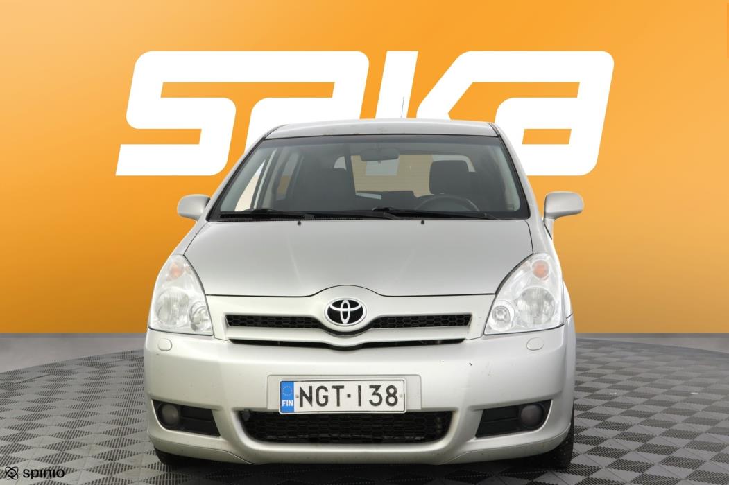 TOYOTA Corolla Verso 2006