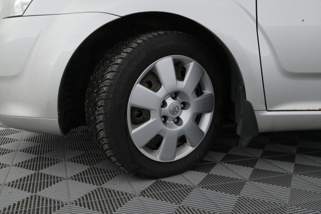 TOYOTA Corolla Verso 2006