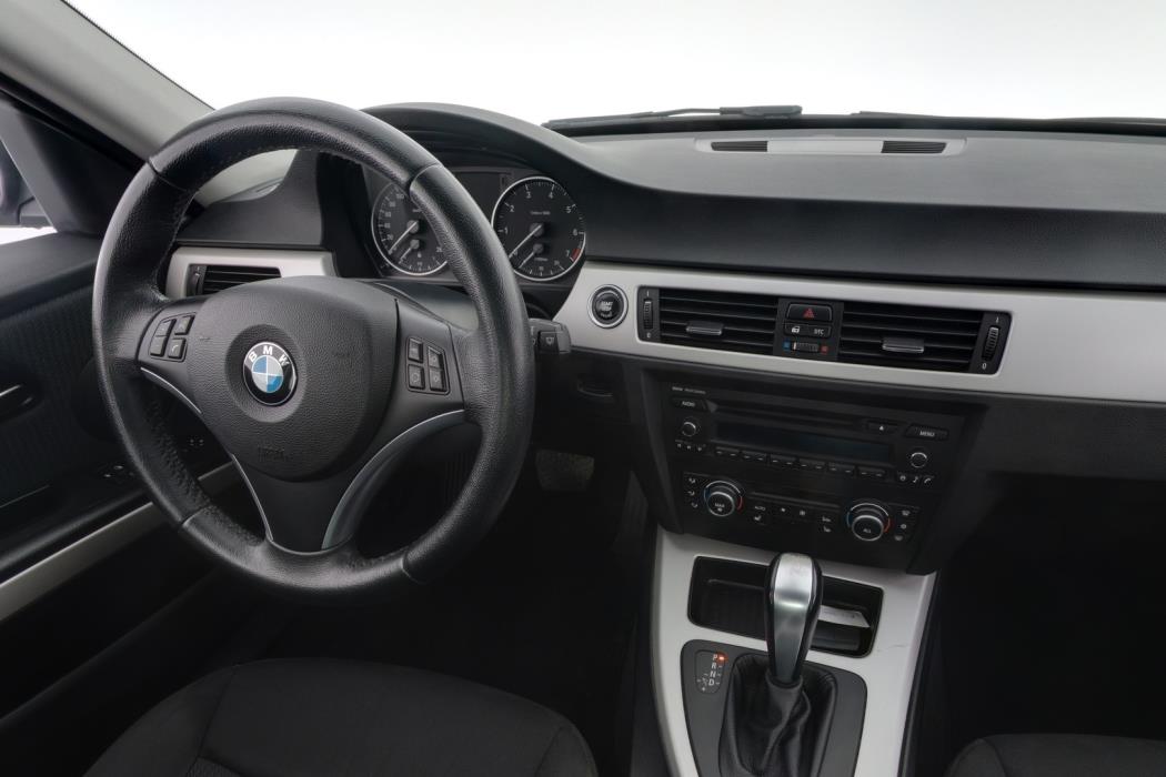 BMW 318 2010