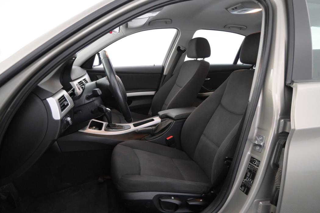 BMW 318 2010