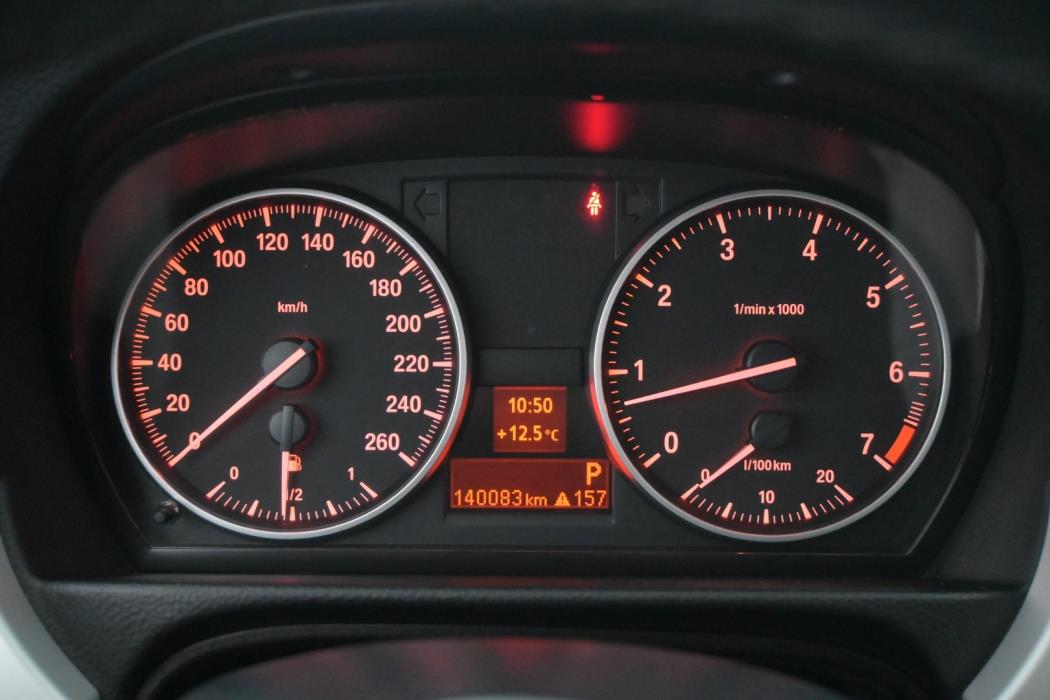 BMW 318 2010