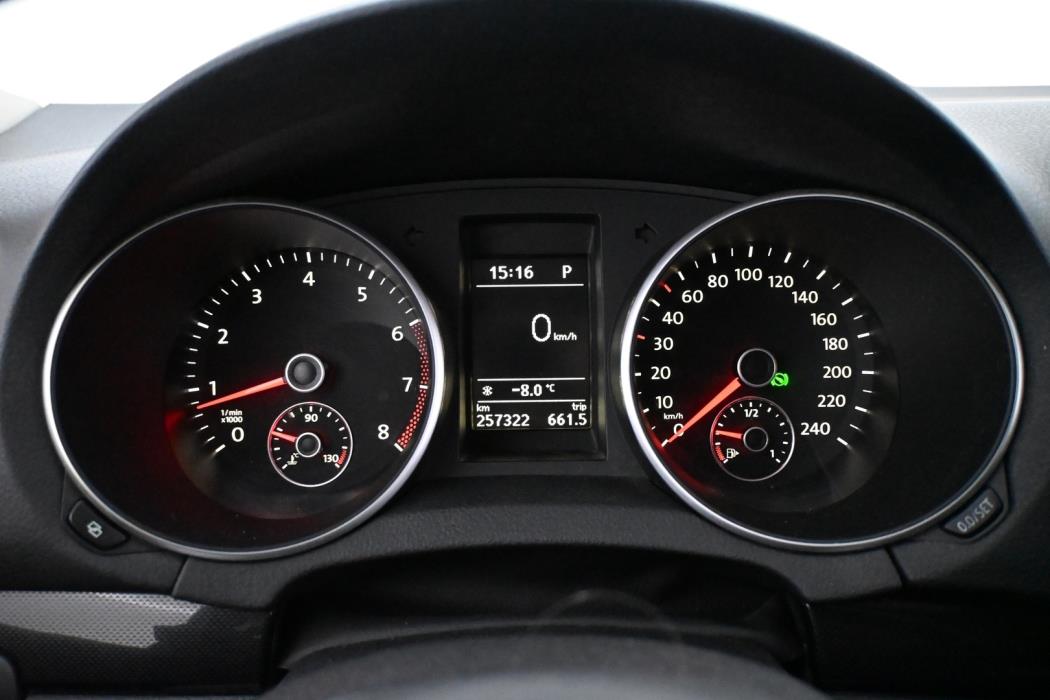 VOLKSWAGEN Golf 2010