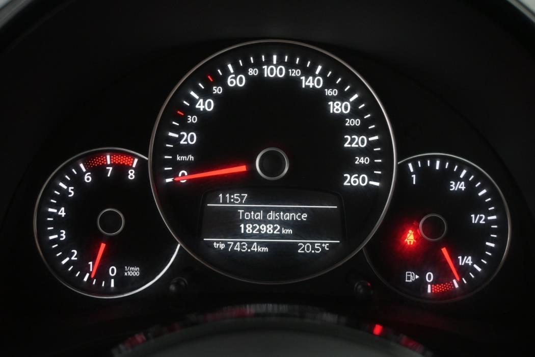 VOLKSWAGEN Beetle 2012