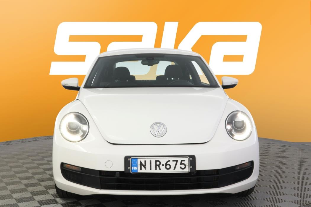 VOLKSWAGEN Beetle 2012