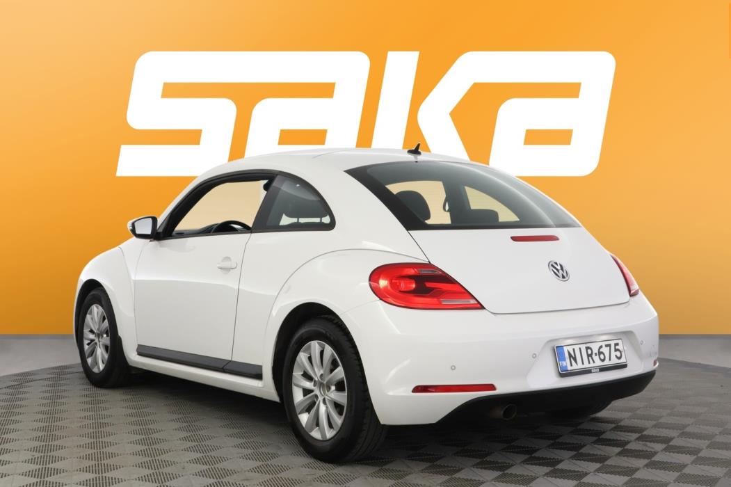VOLKSWAGEN Beetle 2012