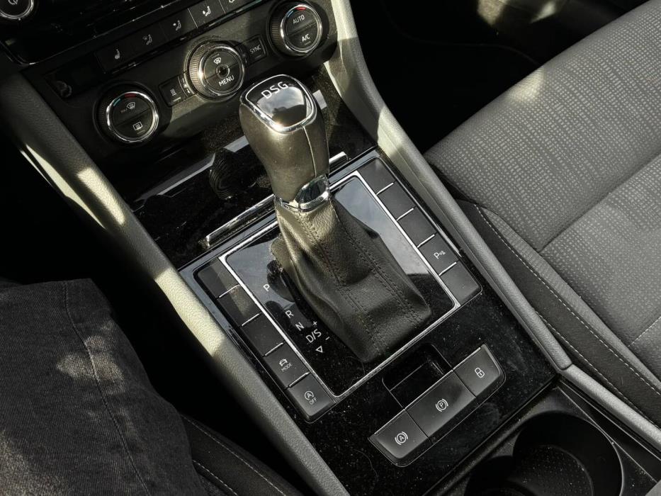 SKODA Superb 2016