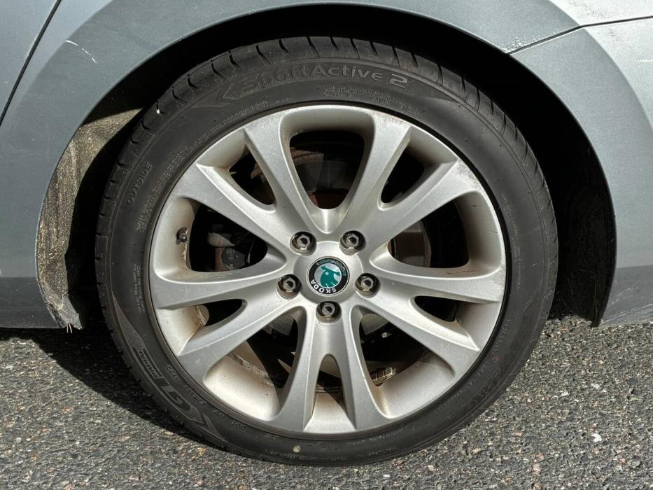 SKODA Superb 2016