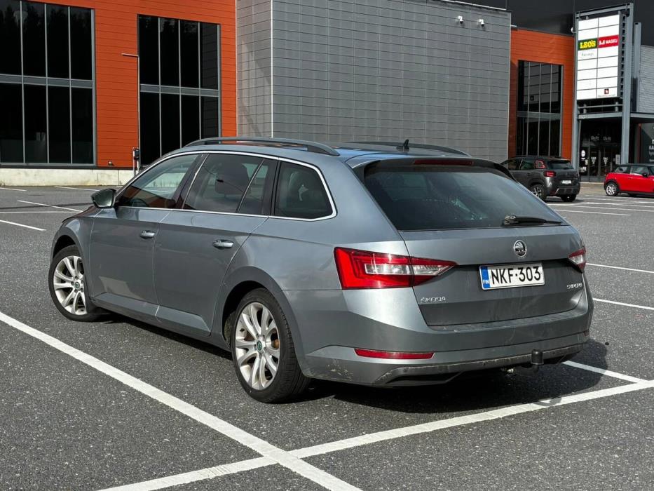 SKODA Superb 2016