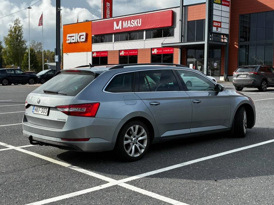 SKODA Superb 2016