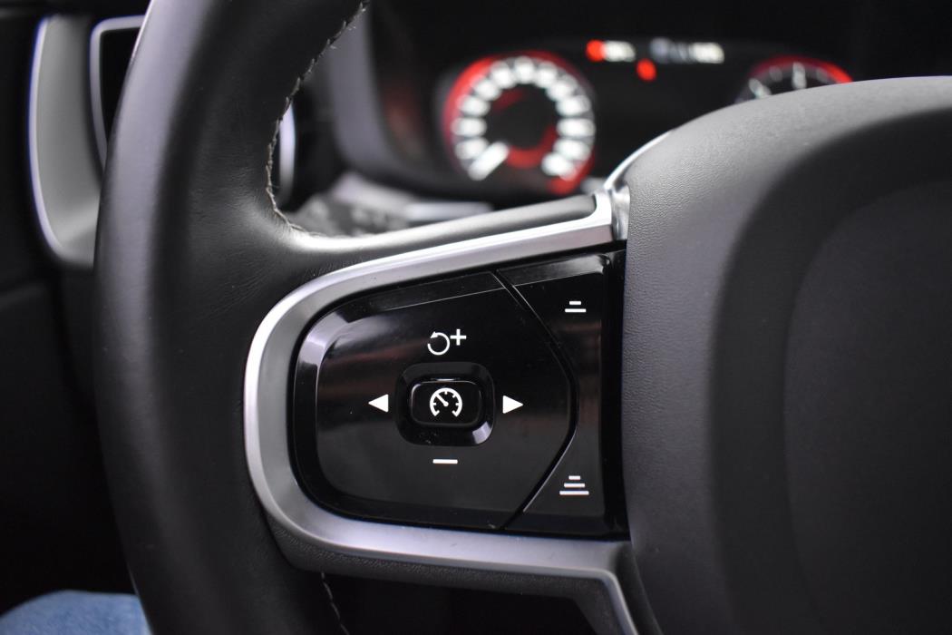 VOLVO XC60 2020