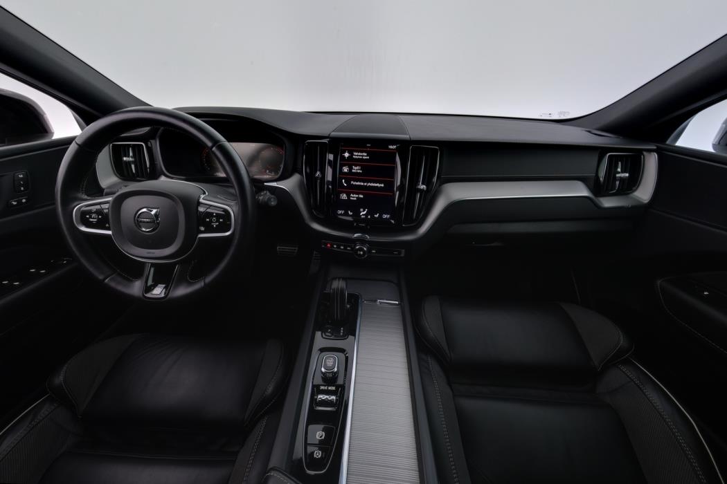 VOLVO XC60 2020