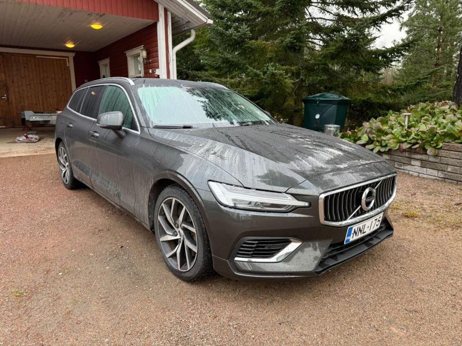 VOLVO V60 2022