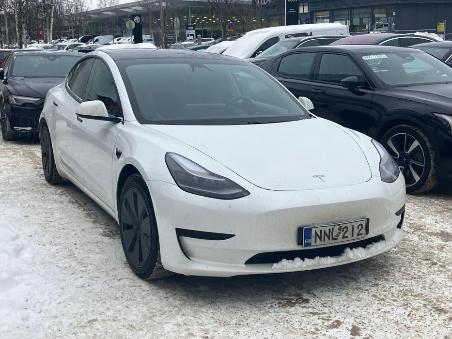 TESLA Model 3 2021