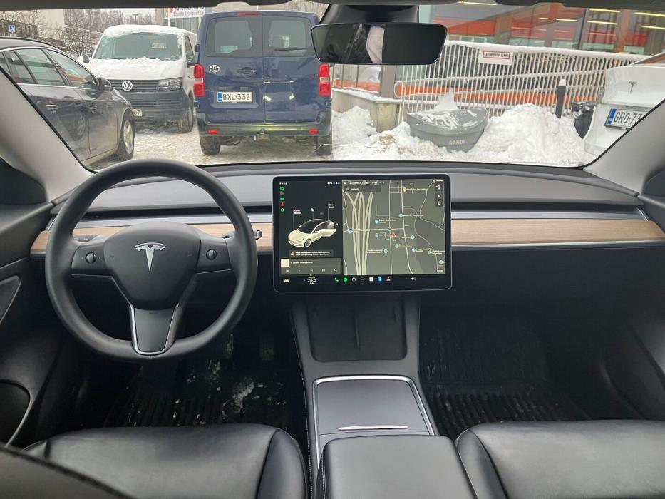 TESLA Model 3 2021