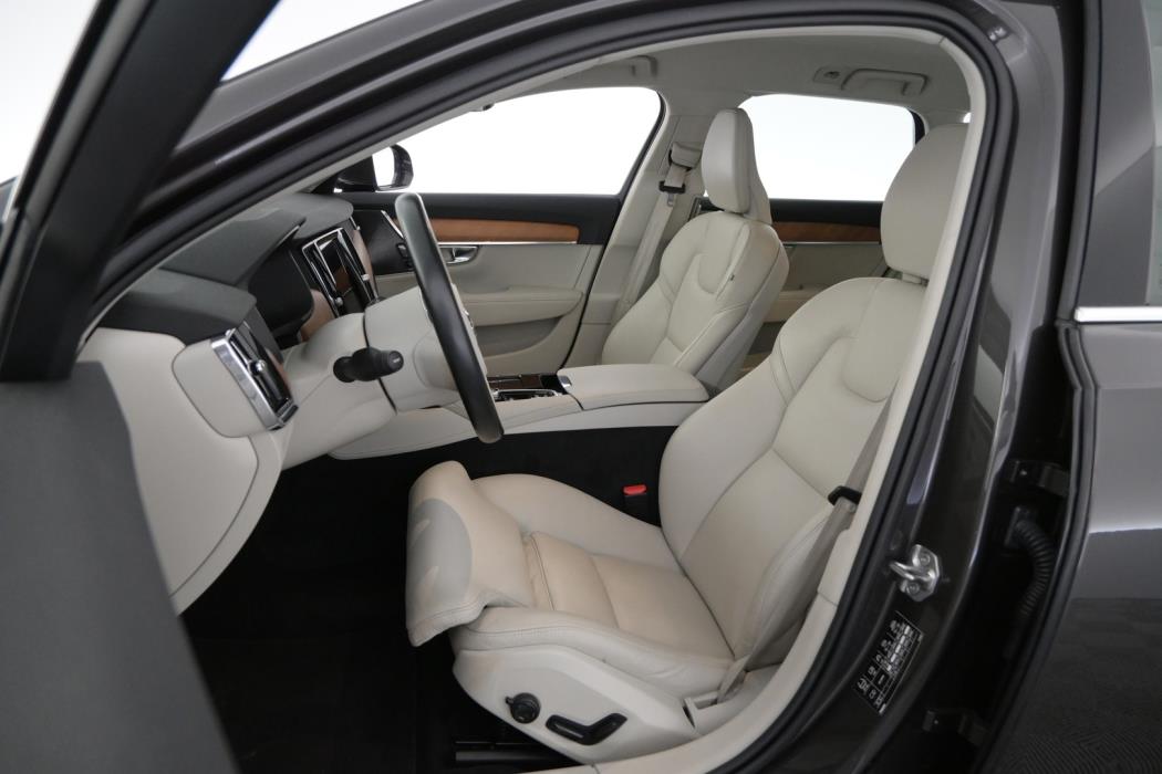 VOLVO V90 2021