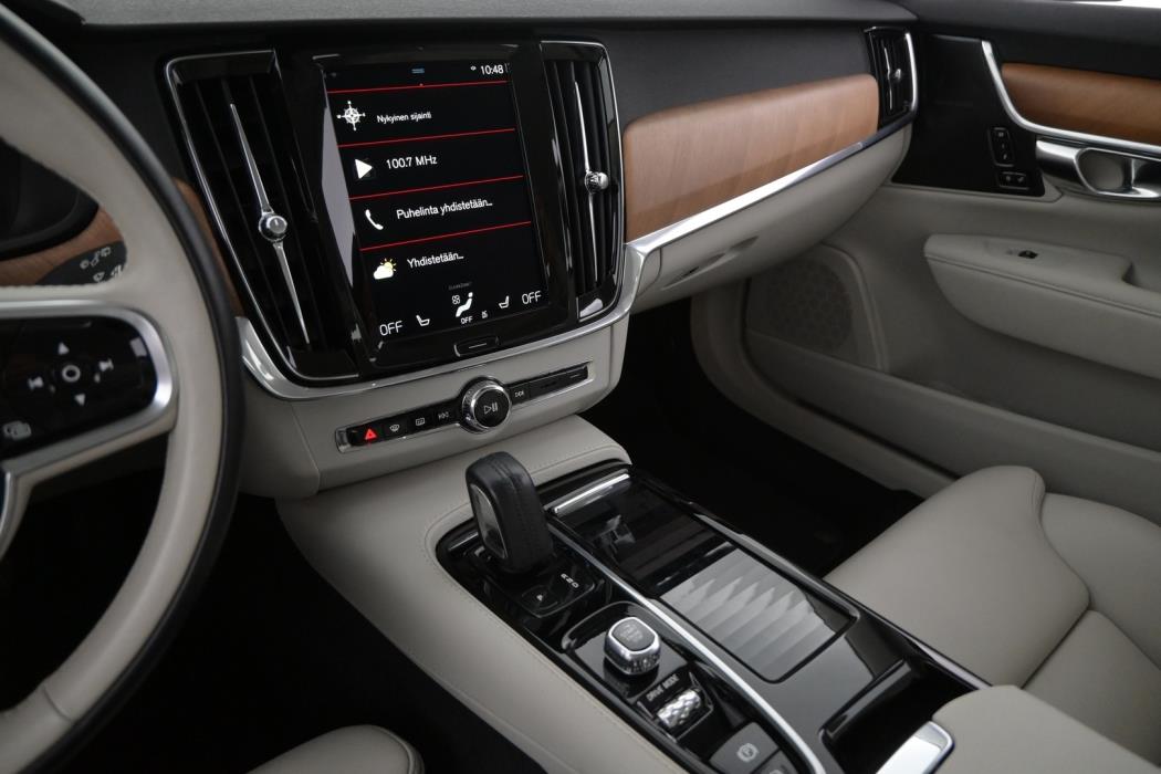 VOLVO V90 2021