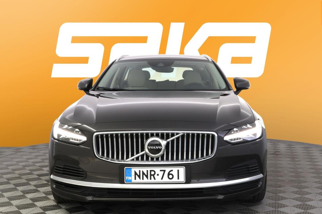 VOLVO V90 2021