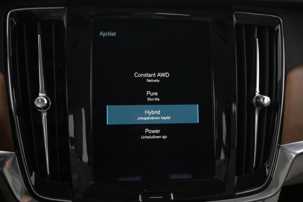 VOLVO V90 2021