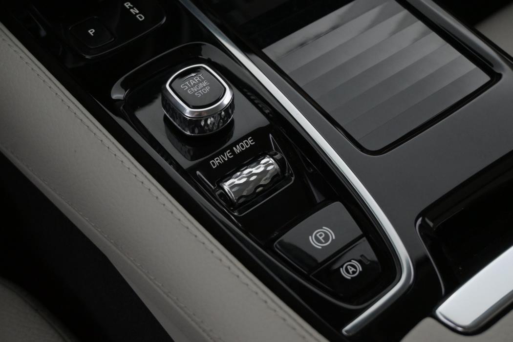 VOLVO V90 2021