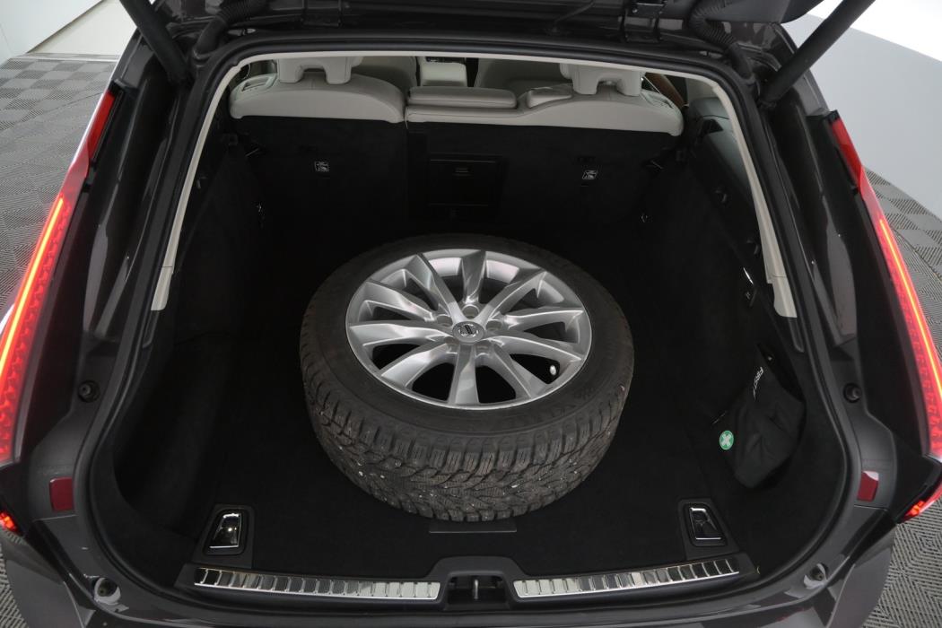 VOLVO V90 2021