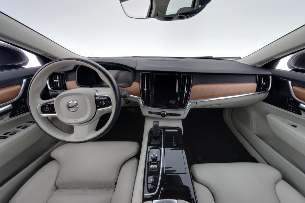 VOLVO V90 2021