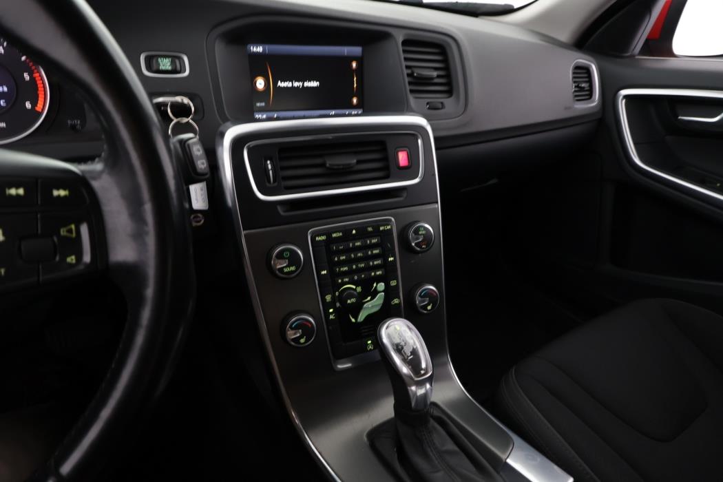 VOLVO V60 2013