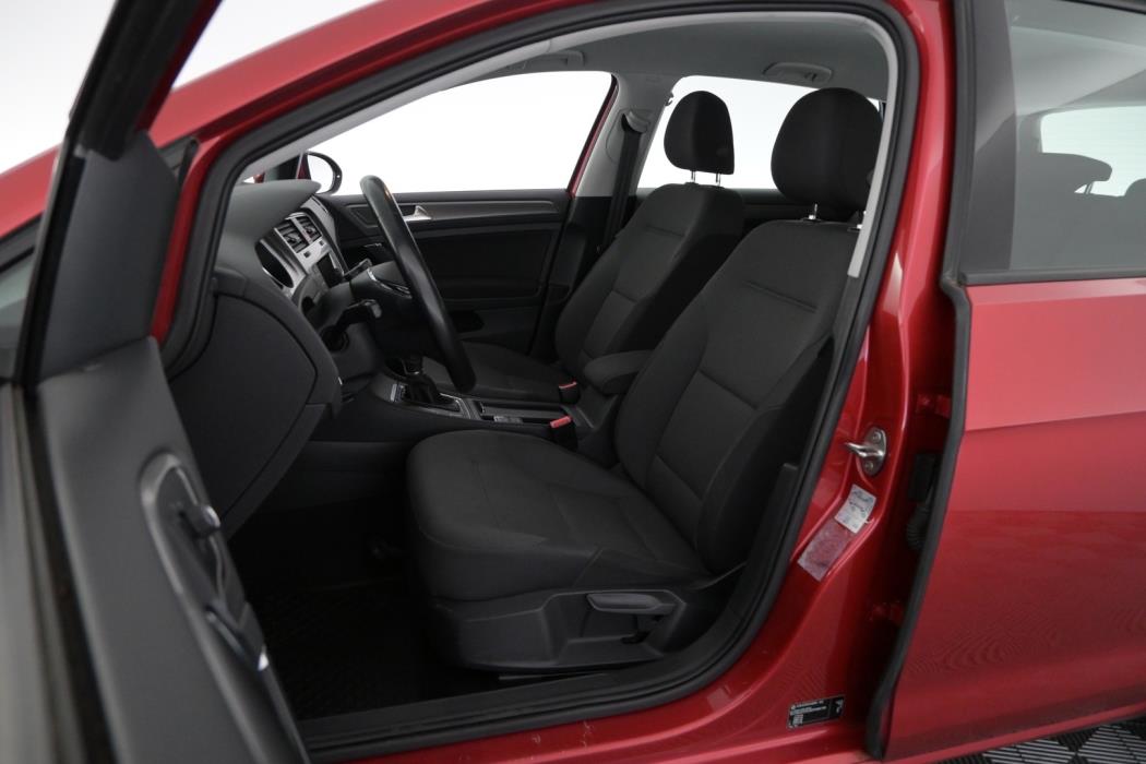 VOLKSWAGEN Golf 2013