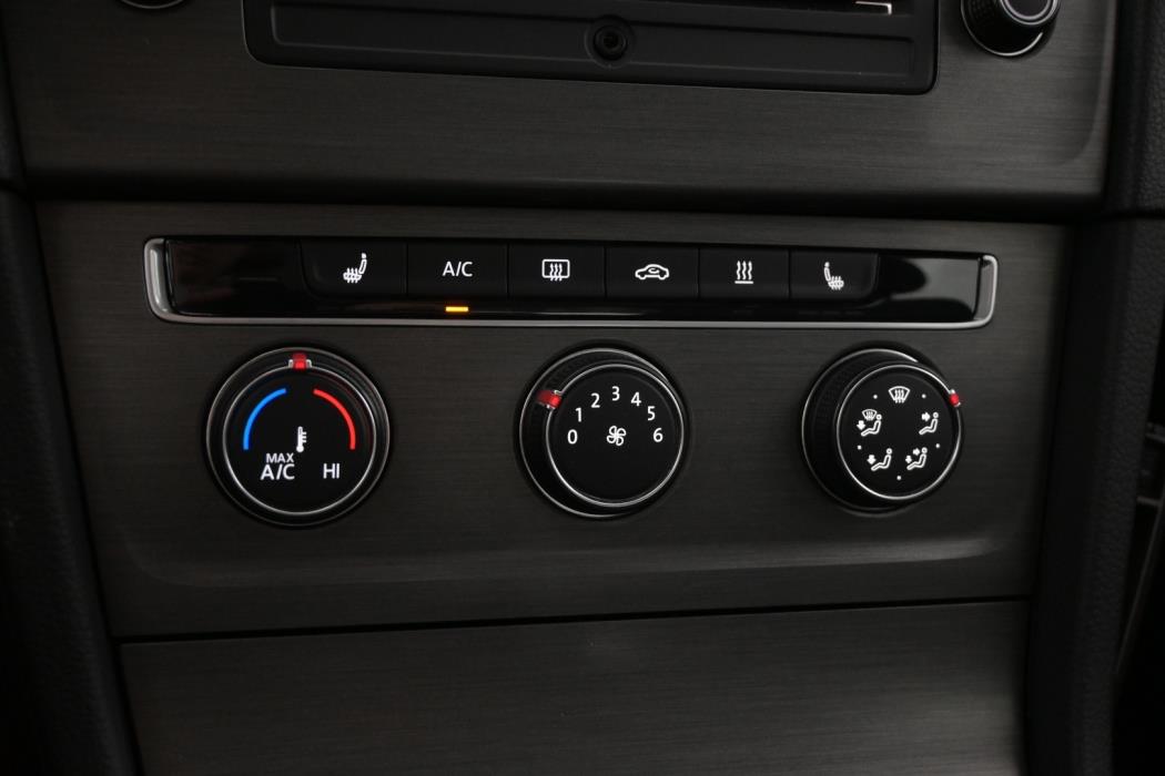 VOLKSWAGEN Golf 2013