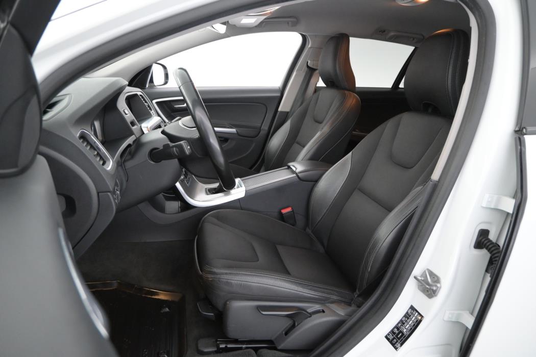 VOLVO V60 Cross Country 2017