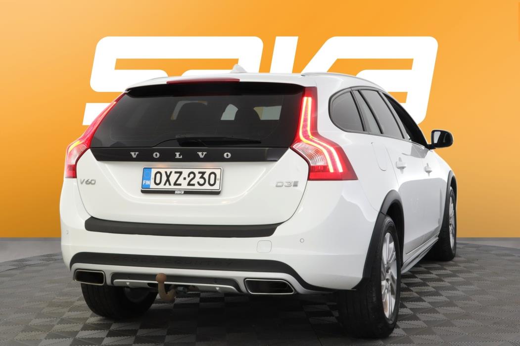 VOLVO V60 Cross Country 2017