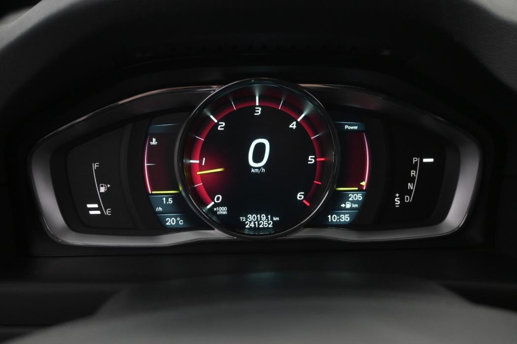 VOLVO XC70 2014