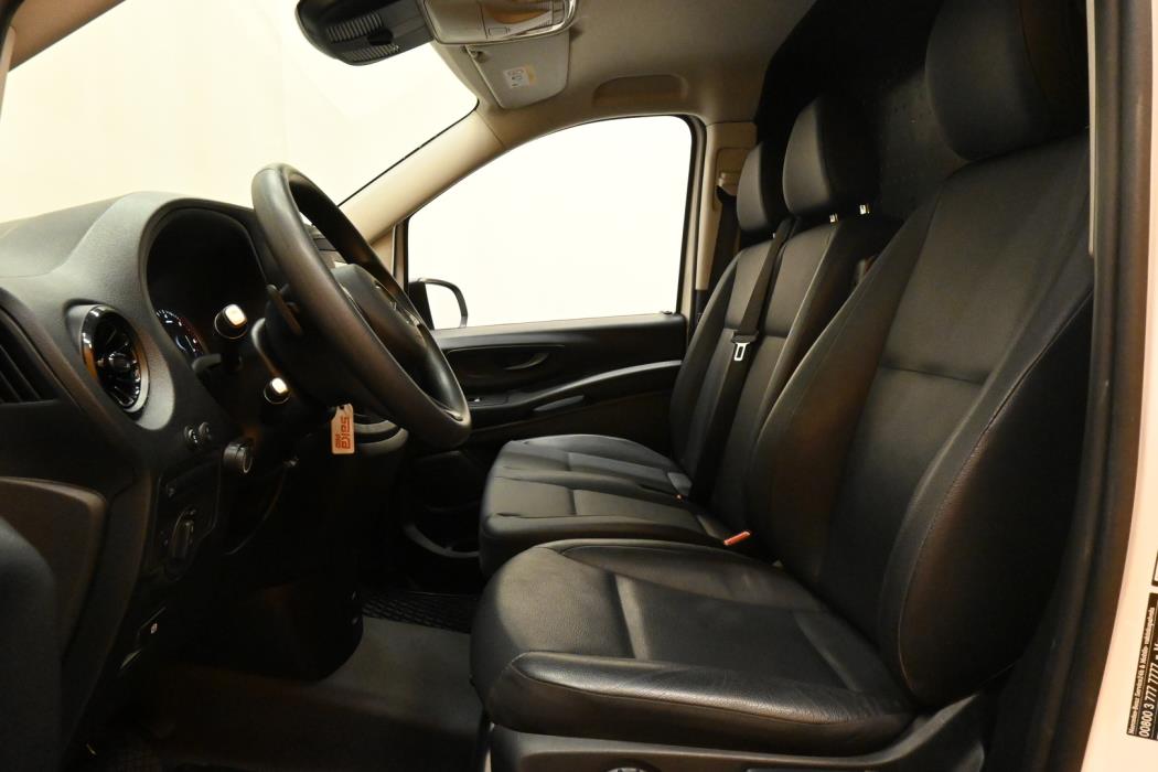MERCEDES-BENZ Vito 2023