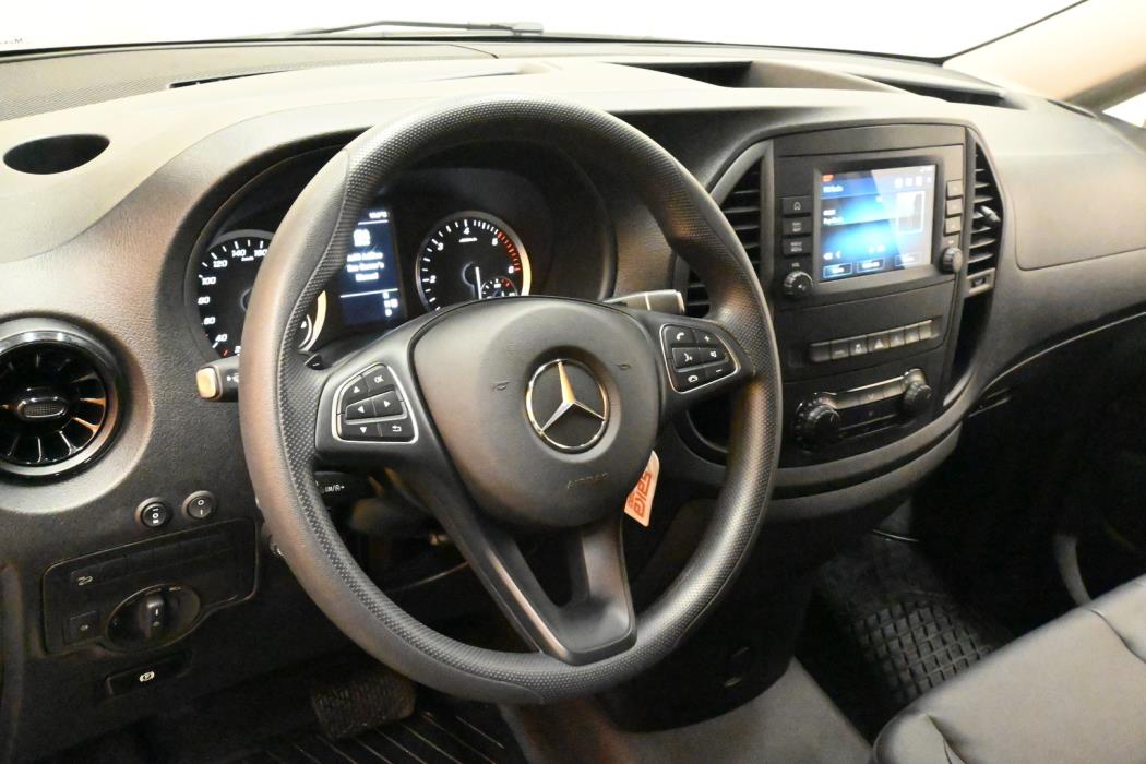 MERCEDES-BENZ Vito 2023