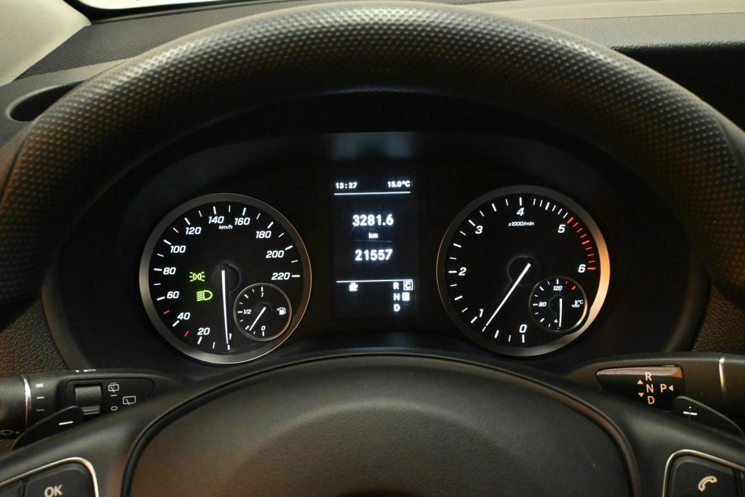 MERCEDES-BENZ Vito 2023