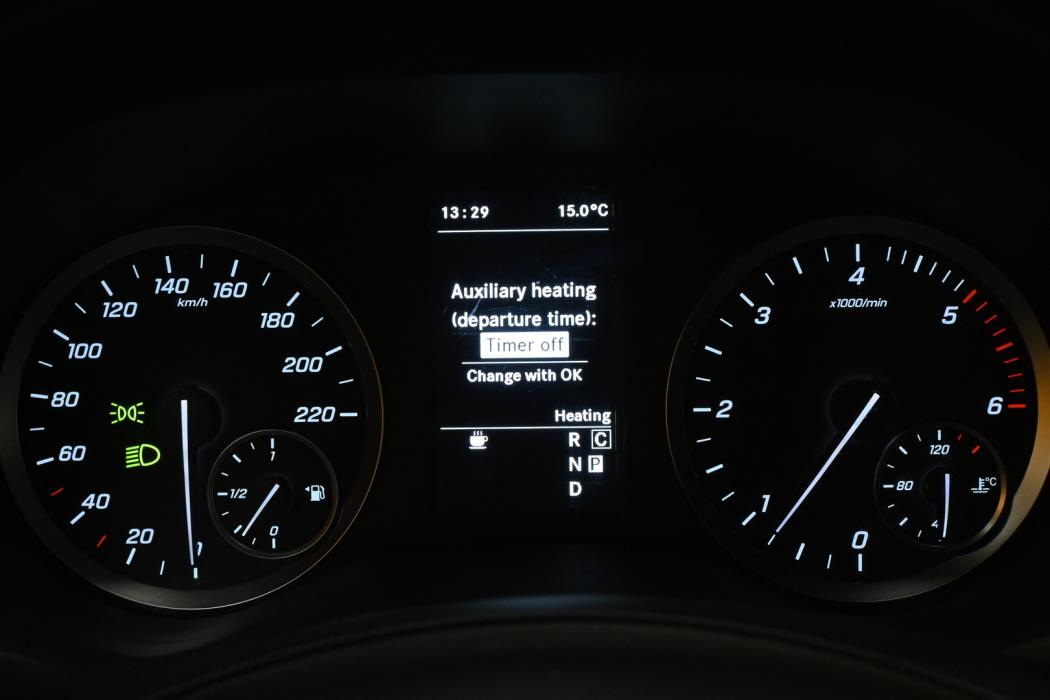 MERCEDES-BENZ Vito 2023