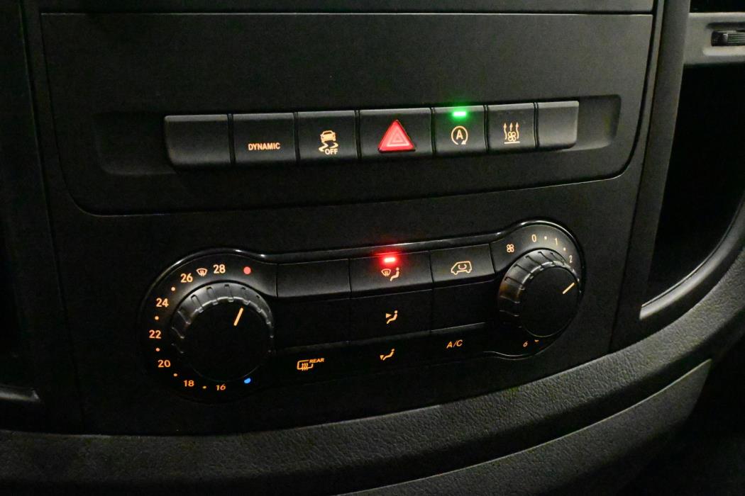 MERCEDES-BENZ Vito 2023