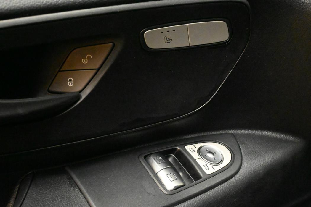 MERCEDES-BENZ Vito 2023