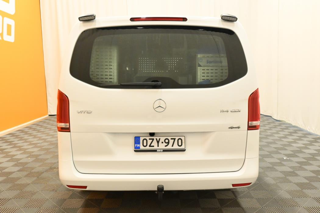 MERCEDES-BENZ Vito 2023