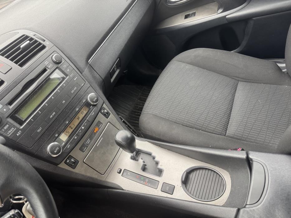 TOYOTA Avensis 2010