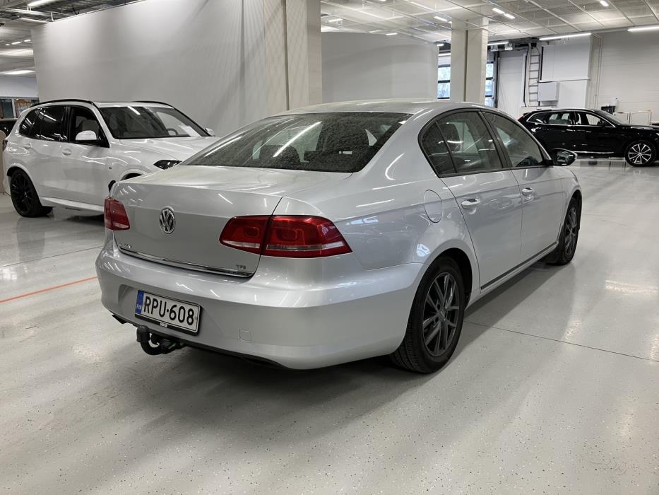 VOLKSWAGEN Passat 2012