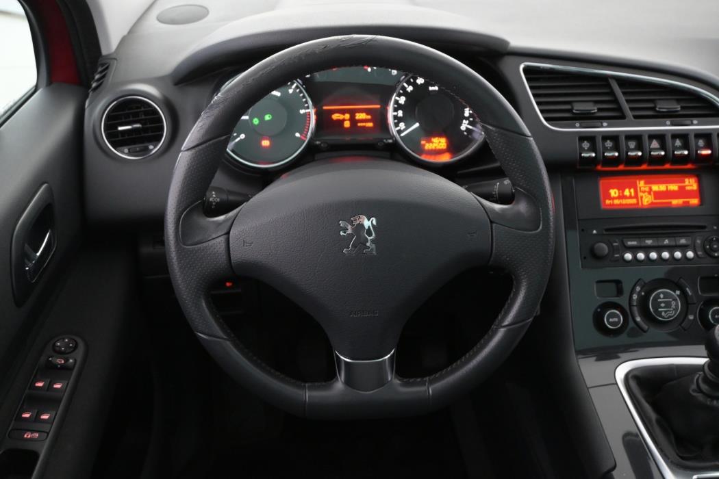 PEUGEOT 3008 2013