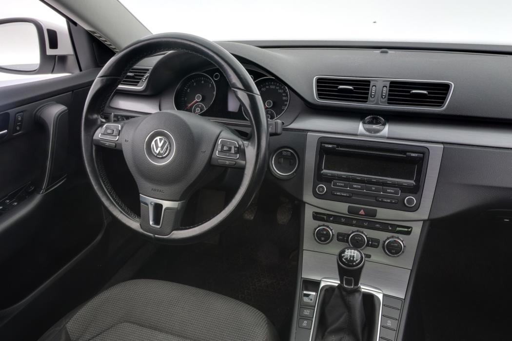 VOLKSWAGEN Passat 2014