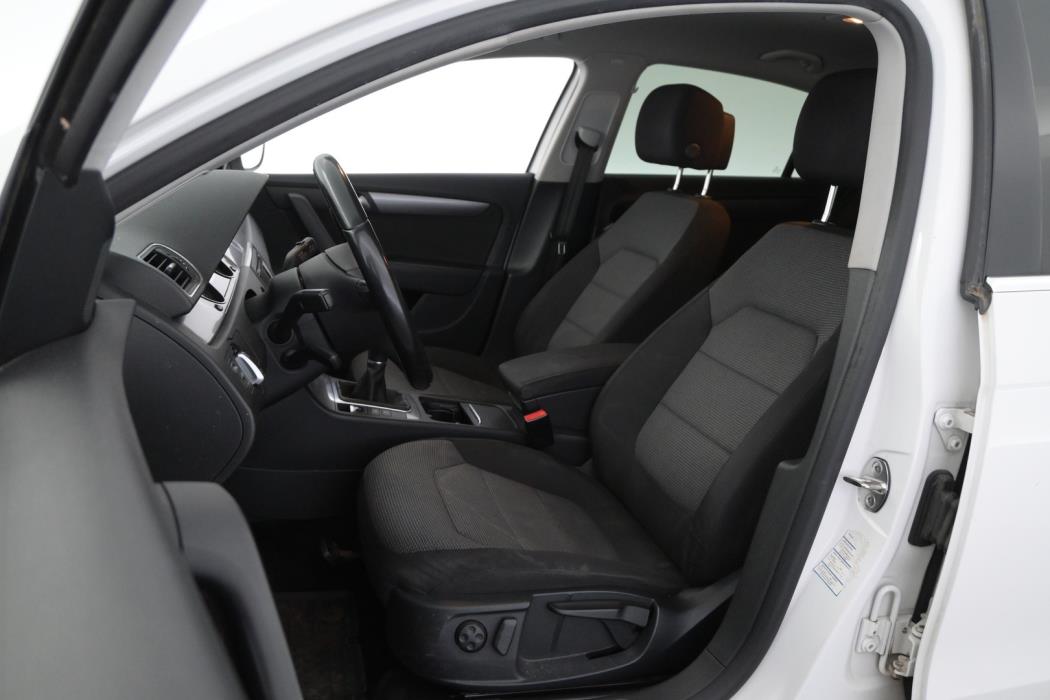 VOLKSWAGEN Passat 2014