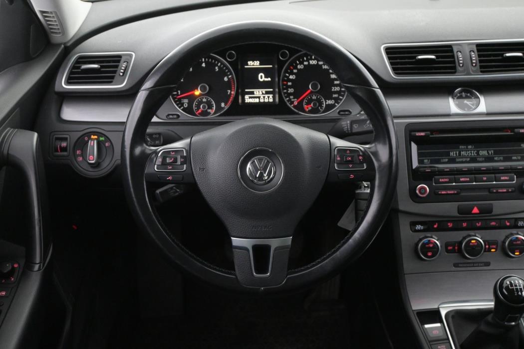 VOLKSWAGEN Passat 2014