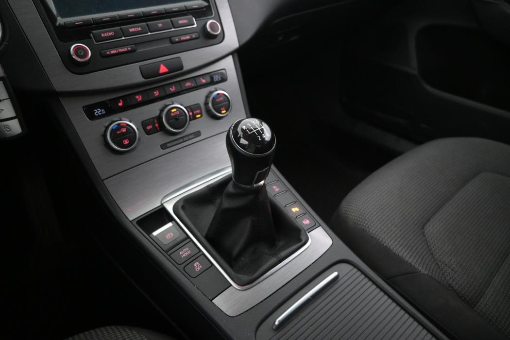 VOLKSWAGEN Passat 2014