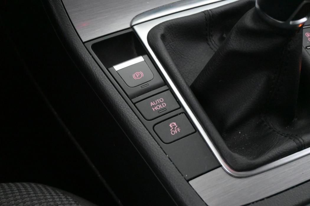 VOLKSWAGEN Passat 2014